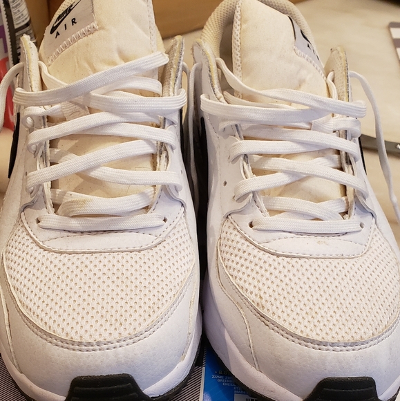 Sneakers - Picture 2 of 4